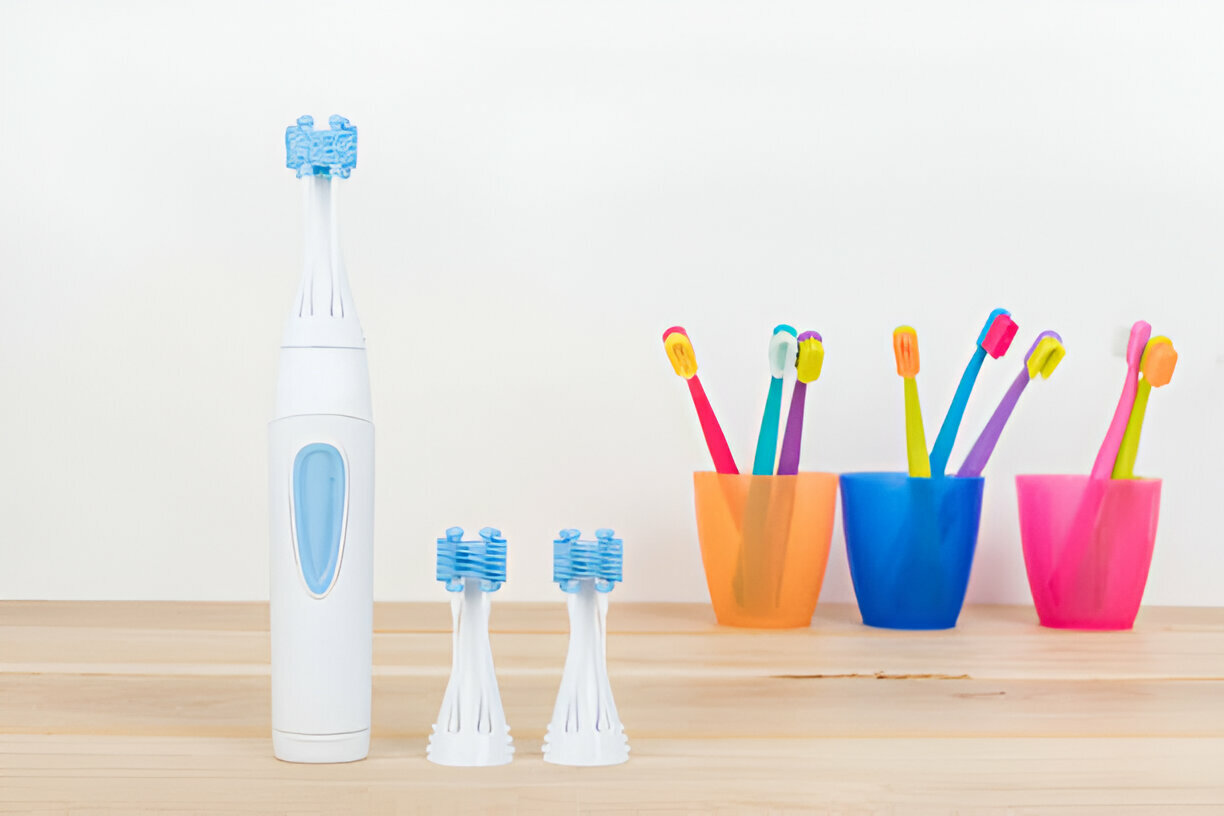 Electric Toothbrushes vs. Manual Toothbrushes: Which Is Better and Why?